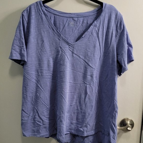 XL Ricki's Basic Purple V-Neck Tee - Picture 2 of 9